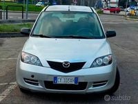 Usata Mazda 2 68 CV (50 kW) 2005 Grigio Utilitaria