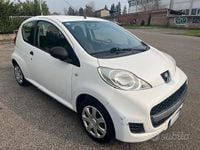 Begagnad Peugeot 107 68 HK (50 kW) 2010 Vit Halvkombi