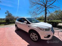Usado Ford Kuga 120 CV (88 kW) 2019 Blanco SUV