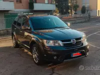 Usata Fiat Freemont 170 CV (125 kW) 2014 Grigio SUV