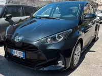 Usata Toyota Yaris Hybrid Active 92 CV (67 kW) 2021 Nero Berlina
