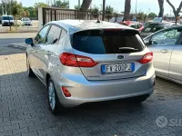 Usata Ford Fiesta 86 CV (63 kW) 2019 Grigio Utilitaria
