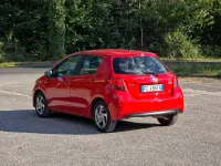Usata Toyota Yaris Hybrid Active 73 CV (53 kW) 2016 Rosso Berlina