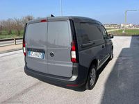 Usata VW Caddy 102 CV (75 kW) 2021 Grigio Monovolume