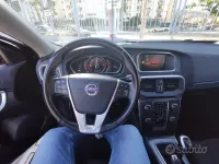 Usado Volvo V40 115 CV (84 kW) 2015 Negro Berlina