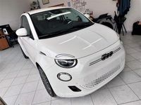 Nieuw Fiat 500e Icon 42 kW (58 PK) 2026 Groen Sedan