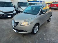 Usata Lancia Ypsilon 80 CV (58 kW) 2013 Marrone Utilitaria
