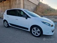 Usata Renault Scénic III XMOD 110 CV (80 kW) 2012 Bianco Monovolume
