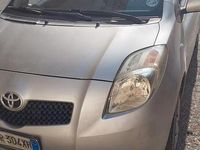 Usata Toyota Yaris 65 CV (47 kW) 2010 Grigio Utilitaria