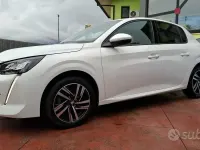 Usata Peugeot 208 Allure 102 CV (75 kW) 2021 Bianco Utilitaria