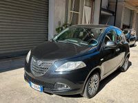 Usata Lancia Ypsilon 69 CV (50 kW) 2015 Blu Utilitaria