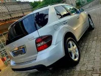 Usata Mercedes ML320 224 CV (164 kW) 2007 Grigio SUV