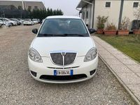 Usata Lancia Ypsilon 75 CV (55 kW) 2012 Bianco Utilitaria