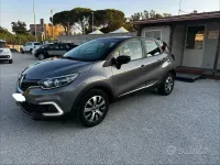 Usata Renault Captur Life 90 CV (66 kW) 2017 Grigio SUV