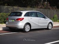 Usata Mercedes B180 109 CV (80 kW) 2018 Argento Monovolume
