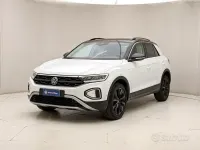 Usata VW T-Roc Life 110 CV (80 kW) 2023 Bianco SUV