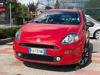 Usata Fiat Punto Young 69 CV (50 kW) 2015 Rosso Berlina