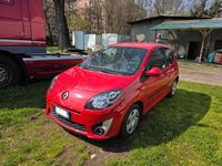 Usado Renault Twingo Dynamique 60 CV (44 kW) 2009 Rojo Utilitario