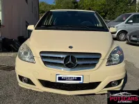 Usata Mercedes B180 109 CV (80 kW) 2011 Beige Utilitaria