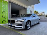 Usata Volvo S90 Business Edition 190 CV (139 kW) 2018 Argento Berlina