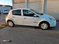 Usata Renault Clio II Luxe 74 CV (54 kW) 2011 Bianco Berlina