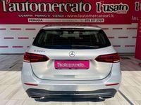 Usata Mercedes B200 150 CV (110 kW) 2023 Argento Monovolume