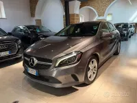 Usata Mercedes A180 Premium 109 CV (80 kW) 2018 Grigio Berlina