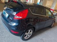 Usata Ford Fiesta 70 CV (51 kW) 2010 Blu Utilitaria