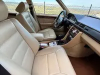 Usata Mercedes E200 122 CV (89 kW) 1991 Verde Berlina