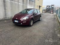 Usata Fiat Punto Lounge 69 CV (50 kW) 2014 Rosso Utilitaria