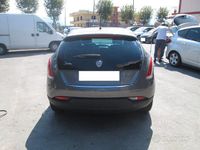 Usata Lancia Delta 120 CV (88 kW) 2011 Marrone Utilitaria