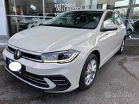 Usado VW Polo Life 80 CV (58 kW) 2023 Beige Utilitario