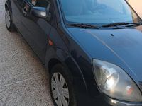 Usata Ford Fiesta Titanium 68 CV (50 kW) 2006 Blu Utilitaria