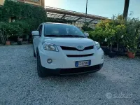 Usata Toyota Urban Cruiser 99 CV (72 kW) 2010 Bianco Utilitaria