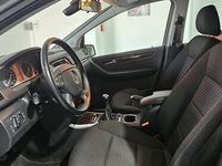 Usata Mercedes B200 140 CV (102 kW) 2009 Grigio Monovolume