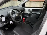 Usado Toyota Aygo Connect Style 68 HP (50 kW) 2010 Branco Citadino