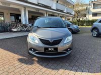 Usata Lancia Ypsilon Gold 69 CV (50 kW) 2017 Grigio pietra Utilitaria