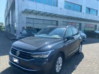 Usata VW Tiguan Life 150 CV (110 kW) 2021 Grigio scuro SUV