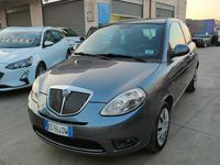 Usata Lancia Ypsilon 75 CV (55 kW) 2011 Gray Utilitaria