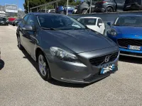 Usata Volvo V40 Momentum 120 CV (88 kW) 2016 Grigio Berlina