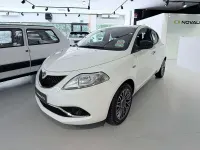 Usata Lancia Ypsilon Platinum 69 CV (50 kW) 2017 Bianco Utilitaria