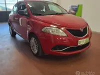 Usata Lancia Ypsilon 69 CV (50 kW) 2016 Rosso Utilitaria
