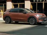 Nuova VW T-Roc Life 115 CV (84 kW) 2026 Flame red metallizzato nero SUV
