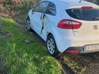 Usata Kia Rio 75 CV (55 kW) 2013 Bianco Berlina