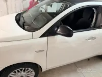 Usata Lancia Ypsilon 95 CV (69 kW) 2013 Bianco Utilitaria