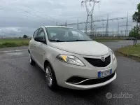 Usata Lancia Ypsilon Gold 69 CV (50 kW) 2016 Bianco Utilitaria