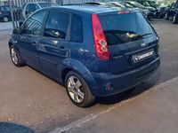 Usata Ford Fiesta Titanium 68 CV (50 kW) 2008 Grigio Berlina