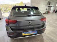 Usata VW T-Roc R-line 150 CV (110 kW) 2023 Grigio scuro SUV