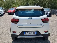 Usata Mahindra KUV100 83 CV (61 kW) 2018 Bianco SUV