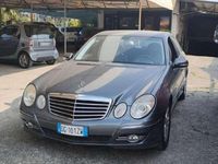 Usata Mercedes E220 Avantgarde 170 CV (125 kW) 2009 Grigio Berlina